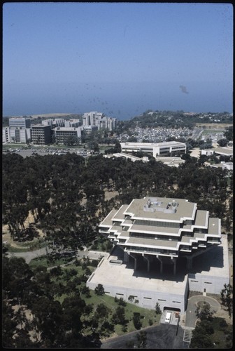 Geisel Library and John Muir College