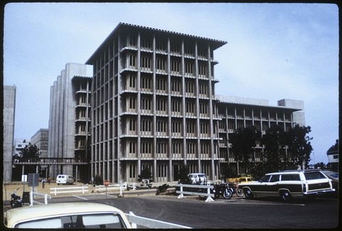 Applied Physics and Mathematics Building