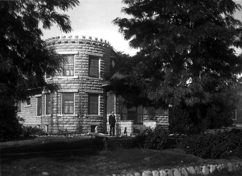 Upland Photograph Houses; The Castle: Dr. & Mrs. L.V. Harvey Home / Edna Swan