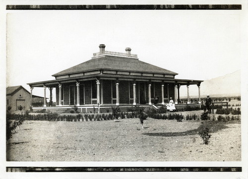 Upland Photograph Houses; Dr. Elswood Chaffey home / C. A. Bowser