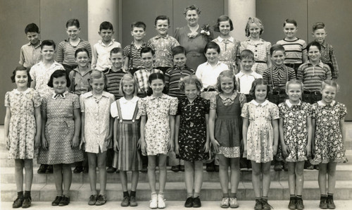 Upland Photograph People- Elementary school class