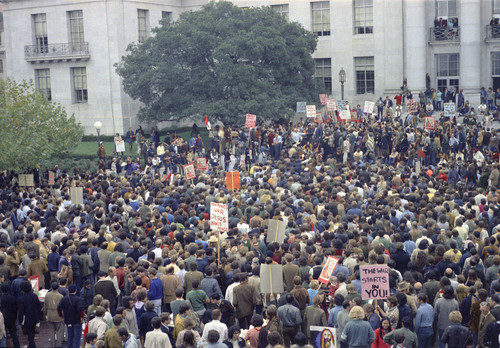 Student demonstration in Sproul Plaza