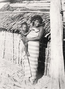 Sakalava woman with her child, in Madagascar