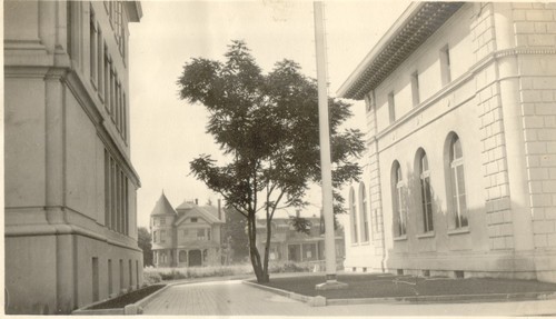 Berkeley P.O. Grounds, May 1916; Gilkey just given landscape job