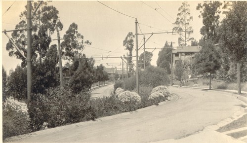 Division of traffic way & parking on slope, Thousand Oaks, Berkeley