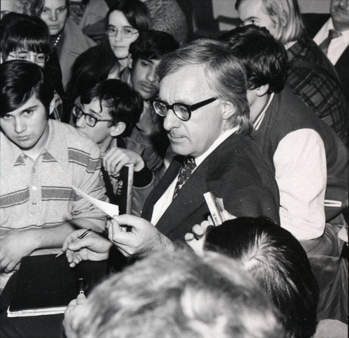 Ray Bradbury with students