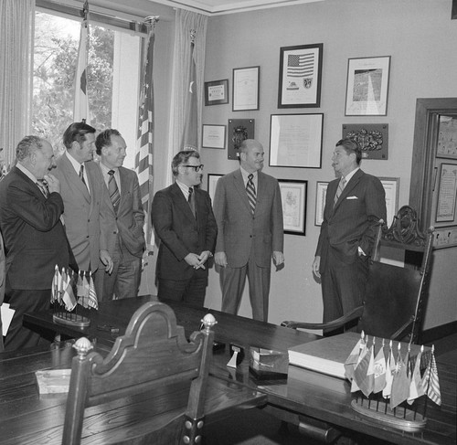 Governor Reagan with Board members