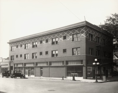 Stockton - Streets - c.1920 - 1929: Aurora St. and Weber St., Walsh Apartments, Hunter's Creamery and Bakery