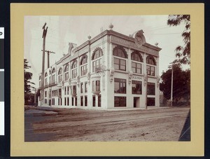 Exterior view of the Fraternal Brotherhood Building on Figueroa Street in Los Angeles, 1910