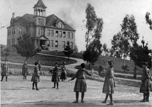 Whittier College girl's Basketball team