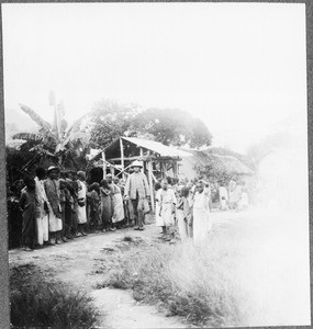 Schoolchildren greeting a missionary, Gonja, Tanzania, ca. 1911-1914