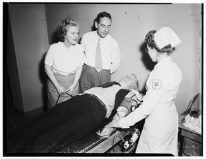 British Consul gives blood, 1952