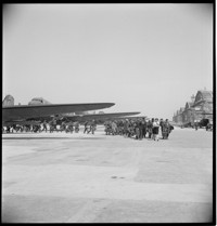 Prisoners Arrival Le Bourget (airport)