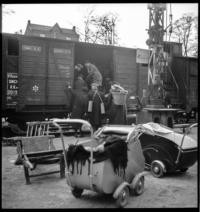 Station. Baby carriages [Refugees at train station]