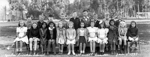 2nd and 3rd grades, Yorba Linda Grammar School, Jan. 1943