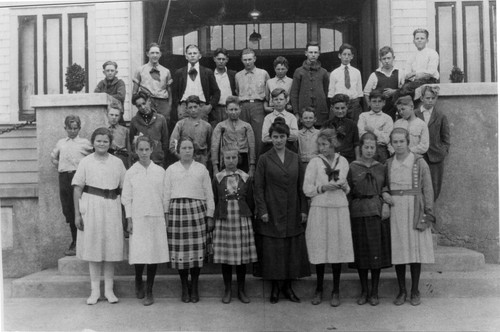 School picture, May 1920