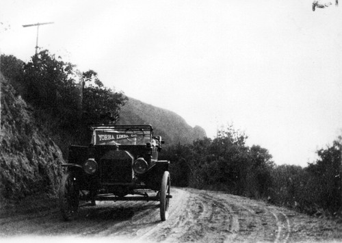 1915 Model T with Yorba Linda banner