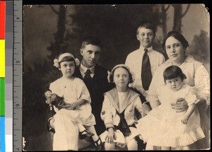 Dr. Wakefield and family, Kuling, Jiangxi, China, 1916