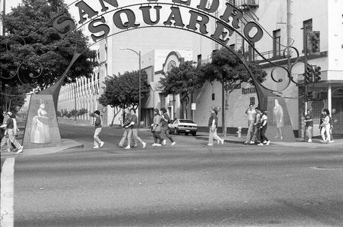 People participating in the 1986 y-Walk