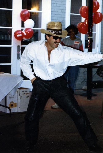 Man dancing at a y-Walk party