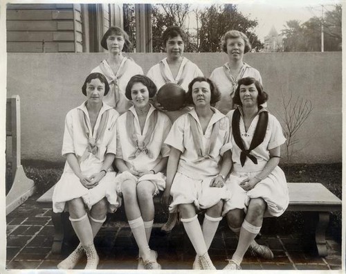 Women athletes posing for a team picture