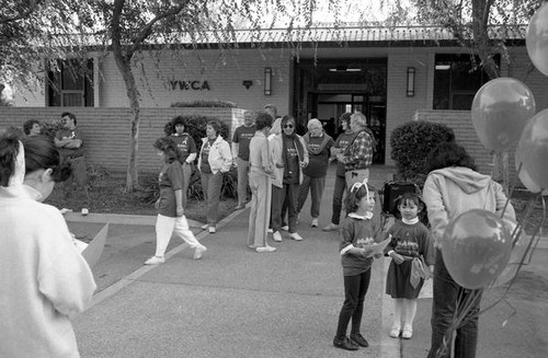 People participating in the 1986 y-Walk