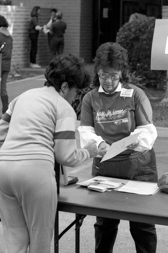 1986 y-Walk participants signing in