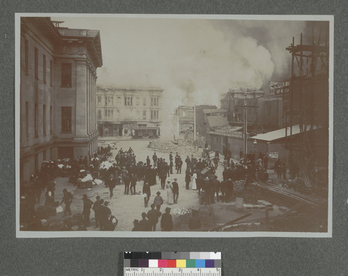 [Refugees gathered at U.S. Mint, Fifth and Mission Sts., during fire.]