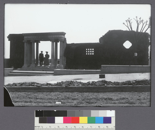 Portals of the Past. [Ruins of A.N. Towne residence, Nob Hill.]