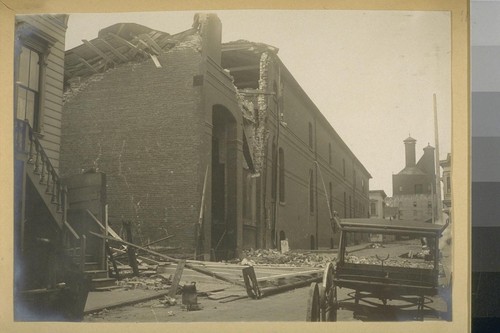 [Earthquake damage to brick buildings.]