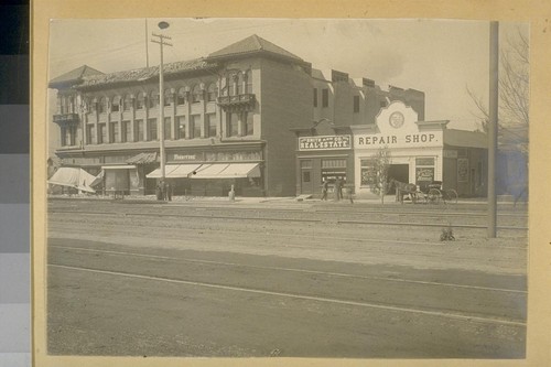 [Earthquake damage to brick buildings.]