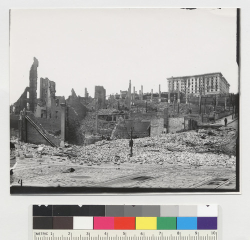 [Ruins and rubble on Nob Hill. Fairmont Hotel, right.]