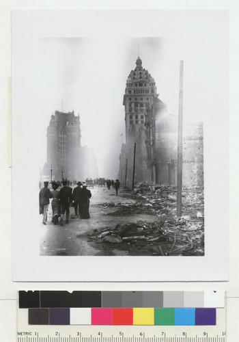 [Street scene. Looking east down Market St. toward Call Building.]