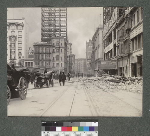 [Street scene, Geary St. looking toward Market. Palace Hotel in distance; Union Square, left.]