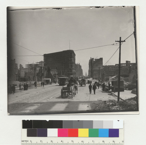 [View down Market St. from near Sixth St., with makeshift businesses along street. Flood Building, left center.]