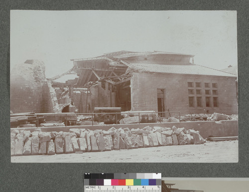 [Ruins of unidentified building.]