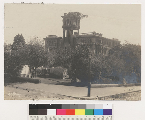 Portsmouth Sq. Hall of Justice. [Refugee tents in plaza.]