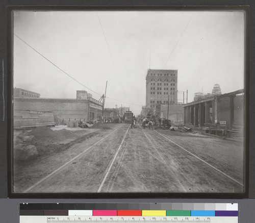 Street cleaning. [Mission St. Dome of new Humboldt Building in distance, right.]