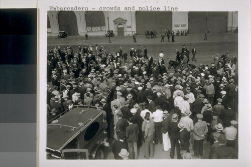 Embarcadero - crowds and police line