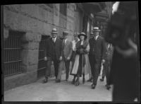 Accused murderer Clara Phillips is escorted to court, Los Angeles, 1922