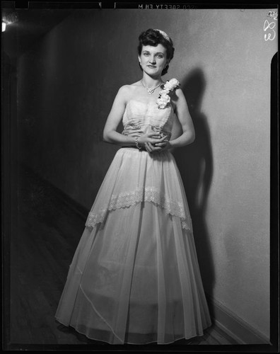 Cast member, La Traviata, Hollywood or Pomona, 1949