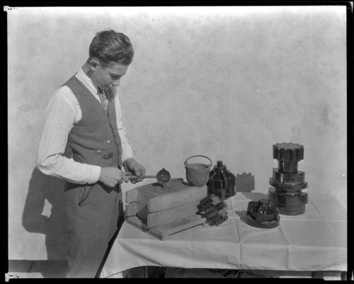 Student at Thomas Starr King Junior High School giving a founding demonstration, Los Angeles, circa 1933
