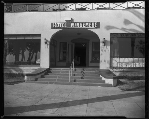 Entrance to the Windemere Hotel, Santa Monica, 1955