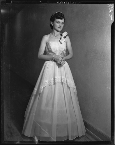 Cast member, La Traviata, Hollywood or Pomona, 1949