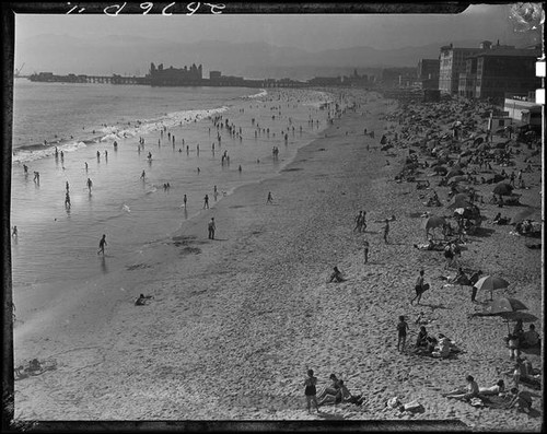 Santa Monica beach, Santa Monica, [1920-1939?]