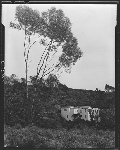 House on hillside road in Santa Monica Canyon, Los Angeles, 1928