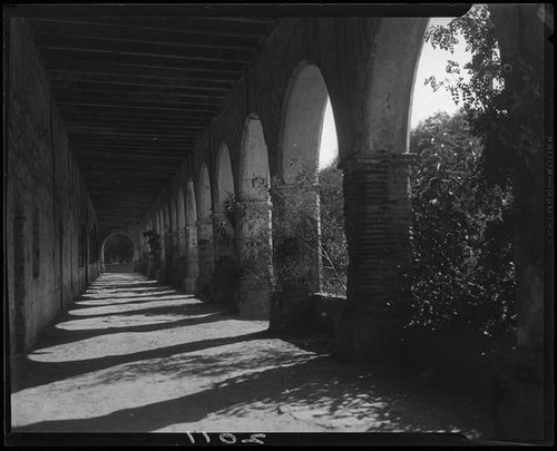 Arcade, San Fernando Mission, Mission Hills, 1929