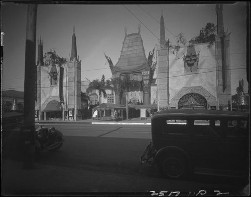 Chinese Theatre, Hollywood, 1931