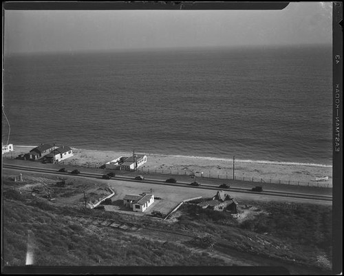 View towards beach houses in the Rancho Malibu la Costa development, Malibu, circa 1927