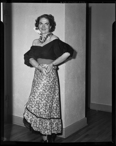 Cast member, La Traviata, Hollywood or Pomona, 1949